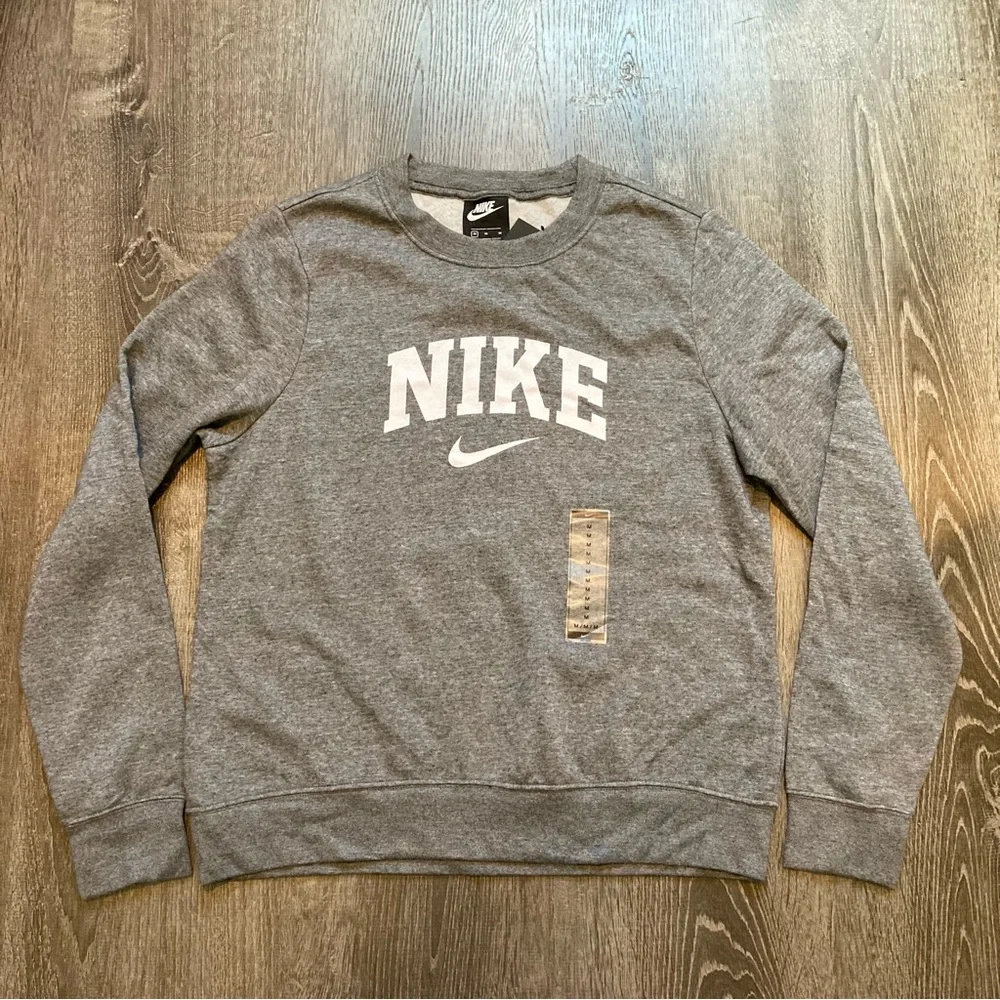Nike Women’s Pullover Sweatshirt Grey White Swoosh Size Medium NWT - Picture 7 of 10